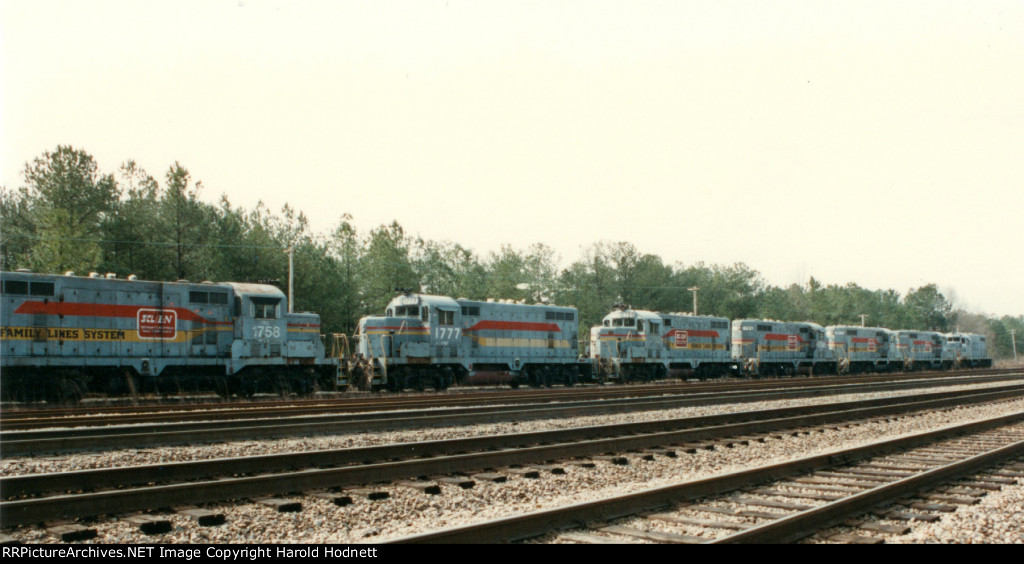 GP16's fill the dead line at Hamlet